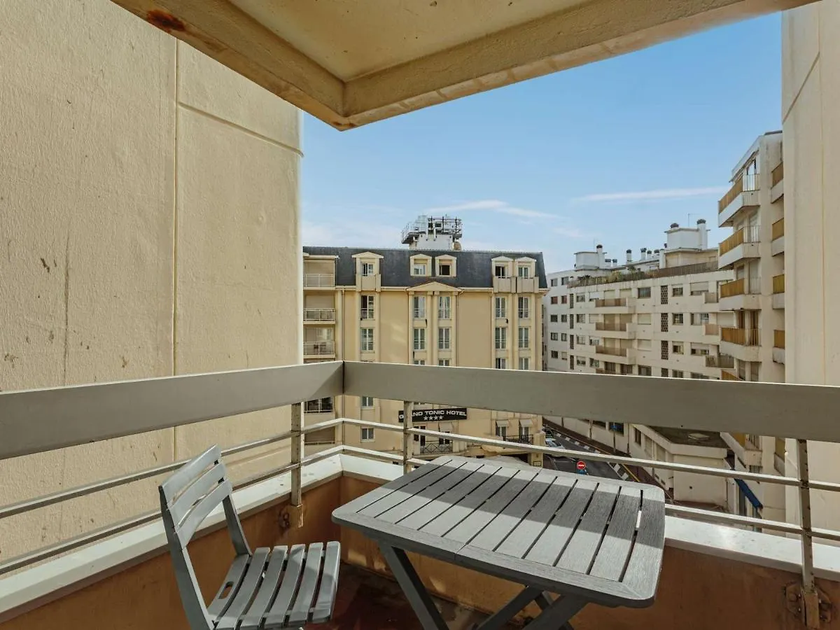 Studio Front De Mer Avec Piscine Et Balcon A Biarritz - Fr-1-3-412