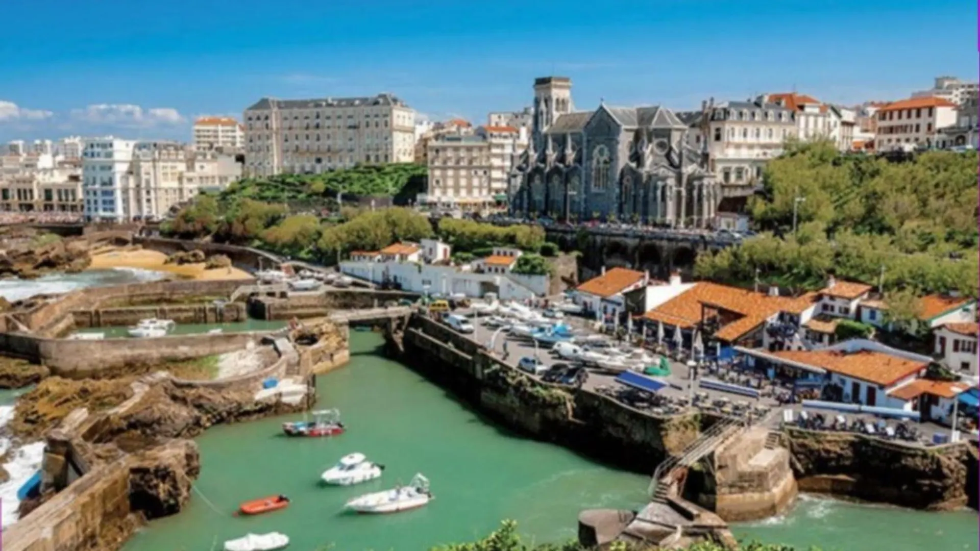 Studio Front De Mer Avec Piscine Et Balcon A Biarritz - Fr-1-3-412 elérhetőségei